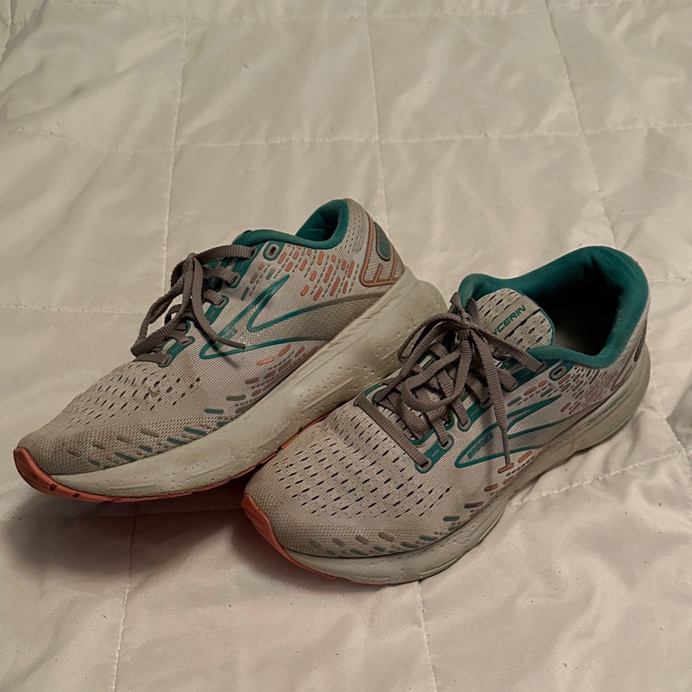 Women’s Brooks Athletic Shoes